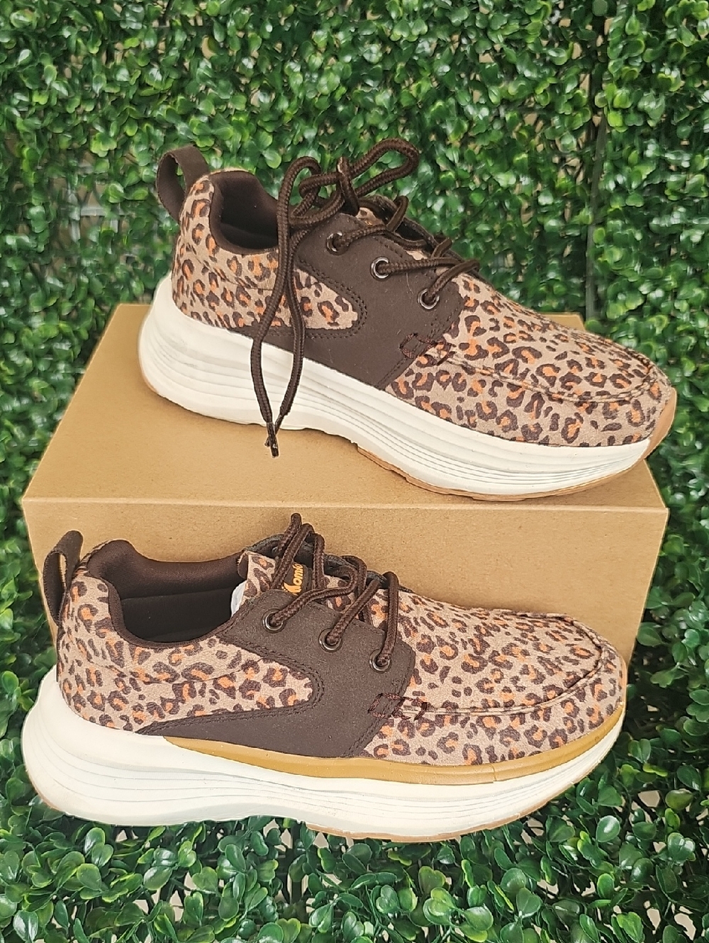 OrthOfeet SZ 6W Leopard  Lace-Up Casual Sneakers Brown/Tan Orthopedic Womens